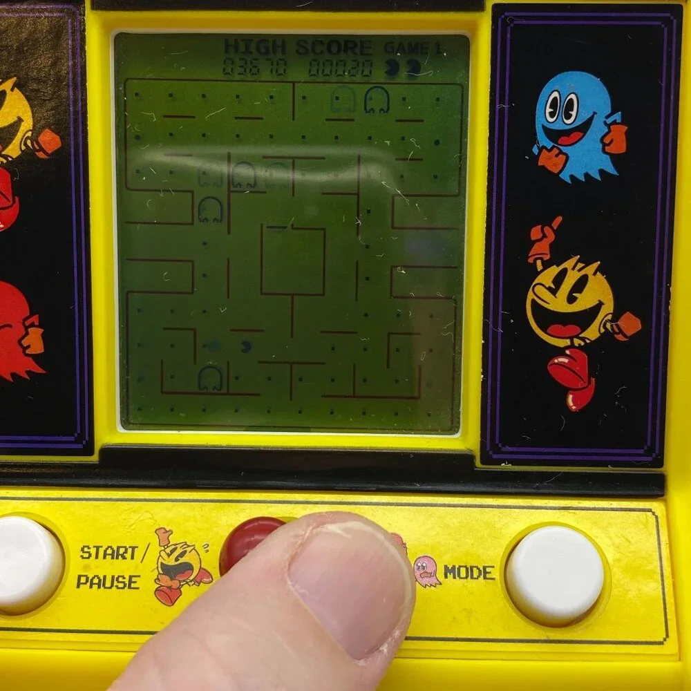 Pac-Man Mini Handheld Arcade Game‎ Bandai Namco 09521 Vtg Works Great